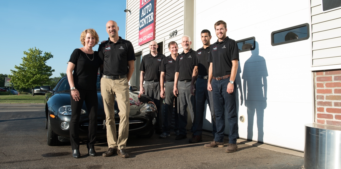 Arie Nol Auto Center Team Photo